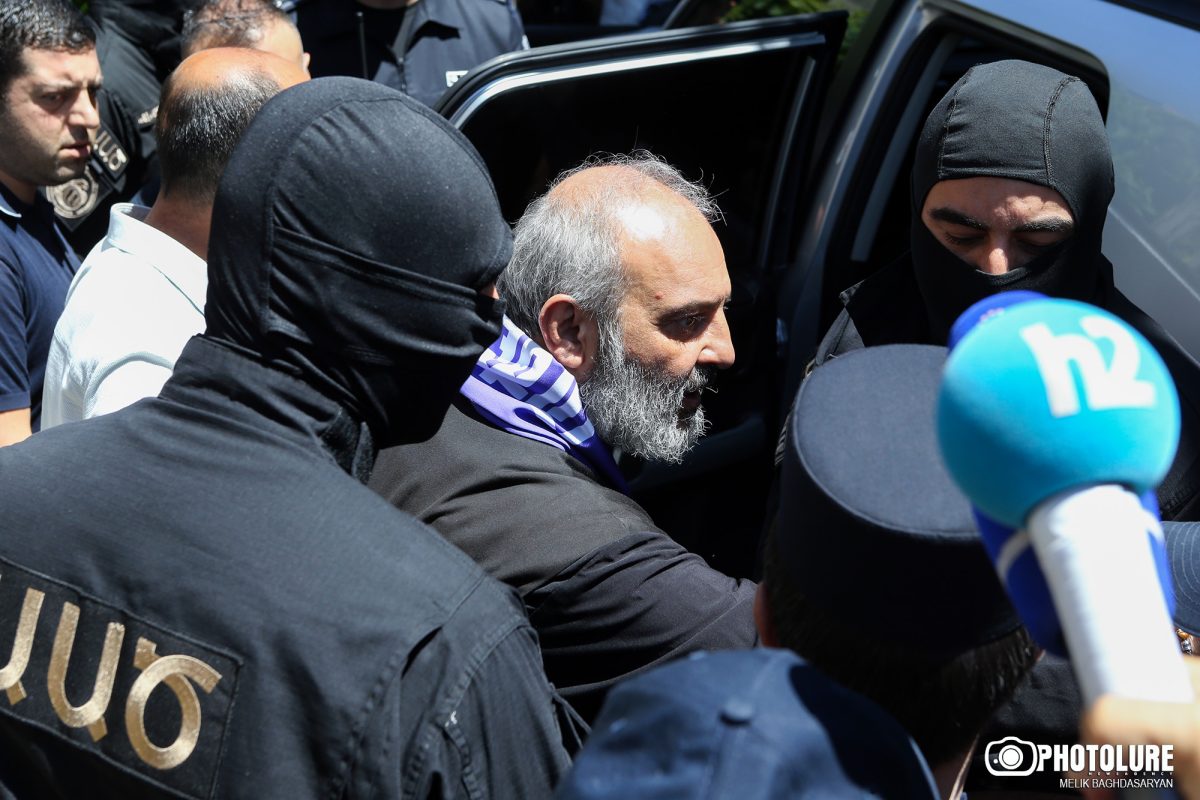 Ermenistan Soruşturma Komitesi:  "Hükümeti devirme girişimi engellendi" açıklaması yaptı, çok sayıda kişi gözaltında